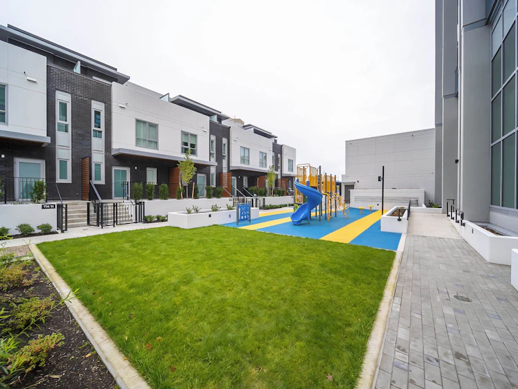 TH17-13428 105 Ave, Surrey, BC, V3T 0S6 - 23