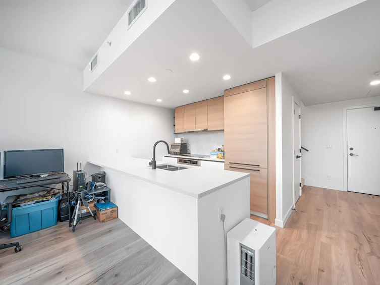 TH17-13428 105 Ave, Surrey, BC, V3T 0S6 - 11