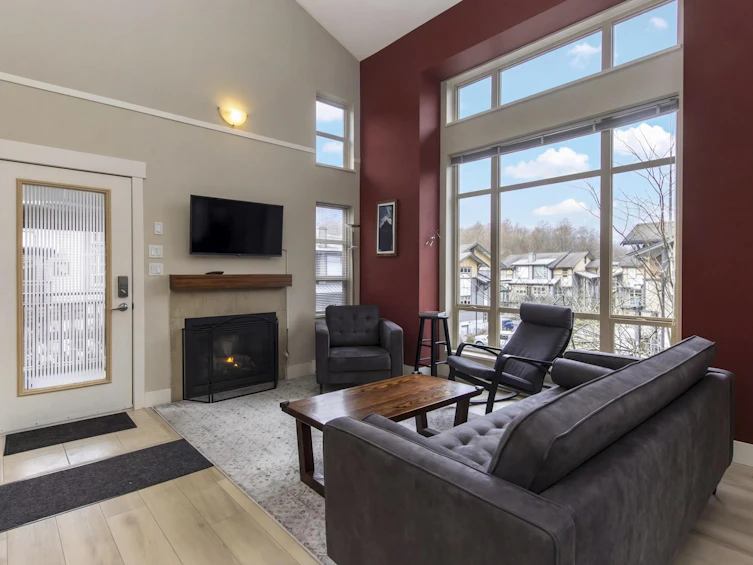 201-1174 Wingtip Place, Squamish, BC, V8B 0N4