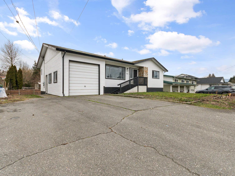 45601 Fernway Avenue, Chilliwack, BC, V2P 3B2 - 2
