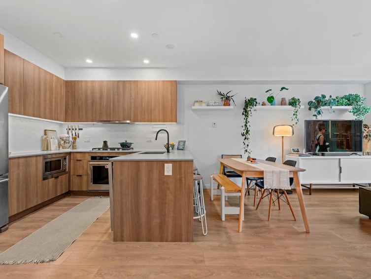 27-533 E 3rd Street, North Vancouver, BC, V7L 1G4 - 3