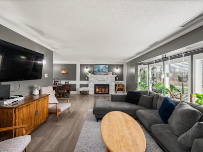 4532 272 Street - 4