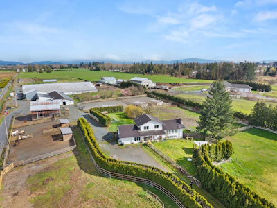 4532 272 Street - 3