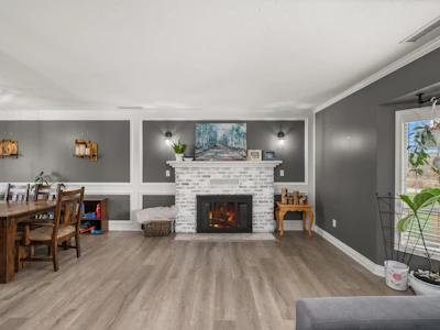 4532 272 Street - 5
