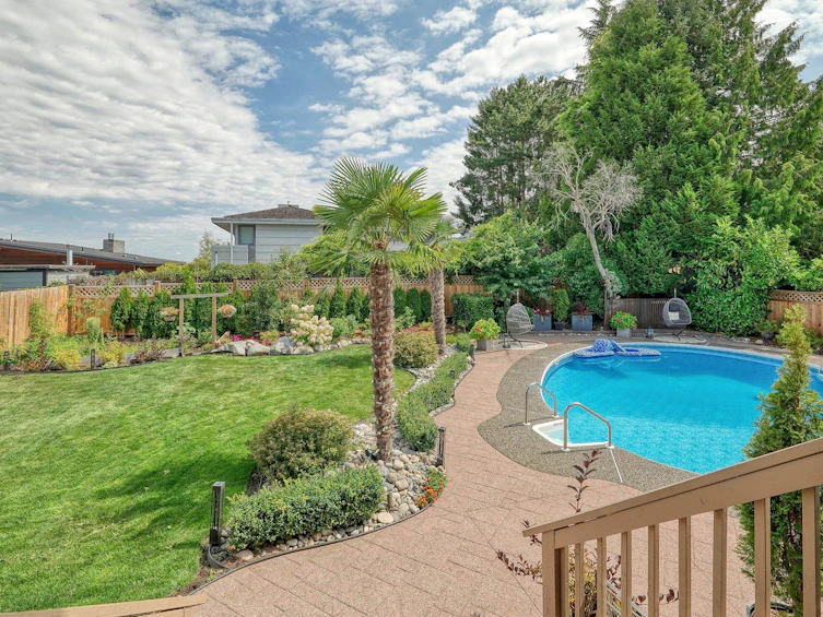 284 54a Street, Delta, BC, V4M 3J3