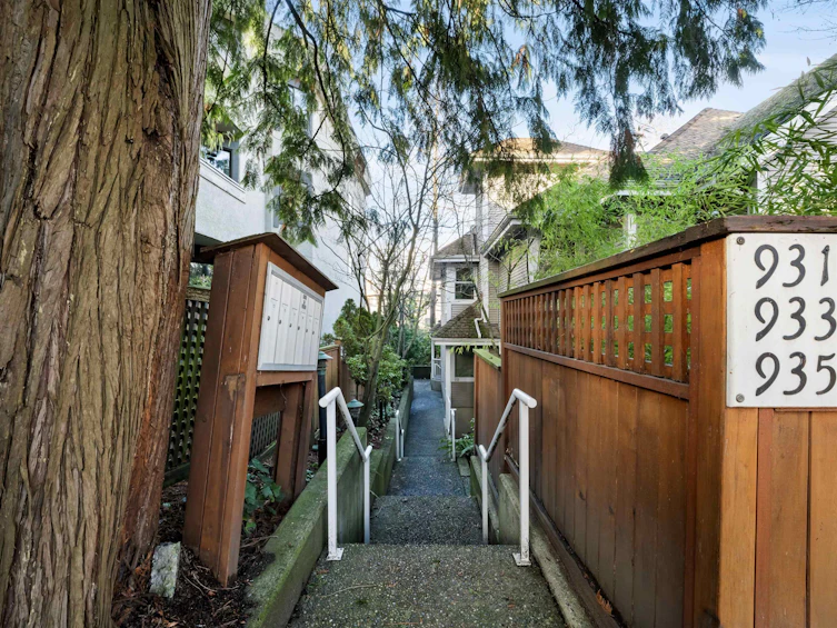 935 E 8th Avenue, Vancouver, BC, V5T 1T7 - 33