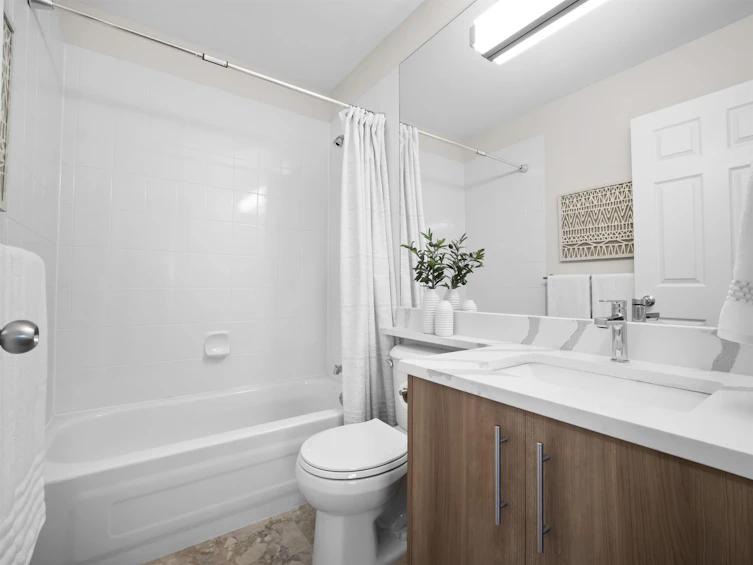 935 E 8th Avenue, Vancouver, BC, V5T 1T7 - 16