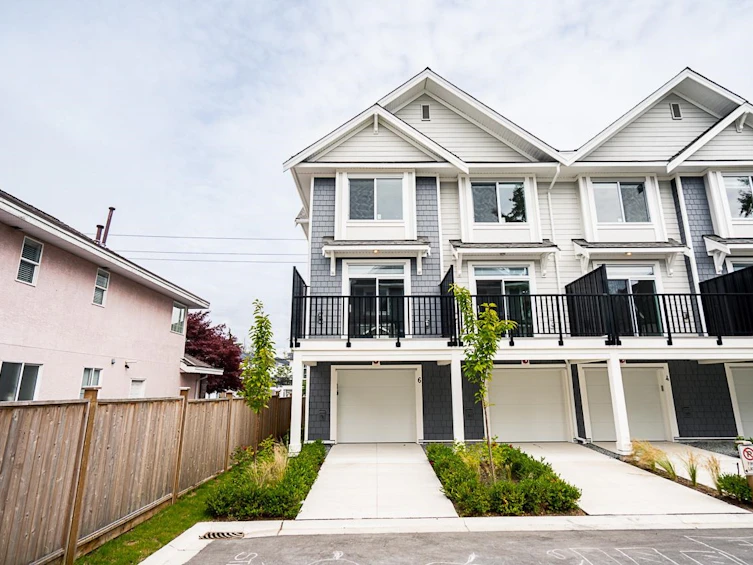 6-2525 156 Street, Surrey, BC, V3P 1C7