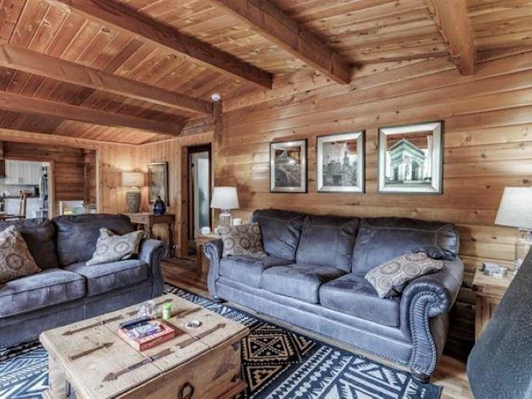 6062 Mahood Lake Road, 100 Mile House, BC, V0K 1X3 - 9