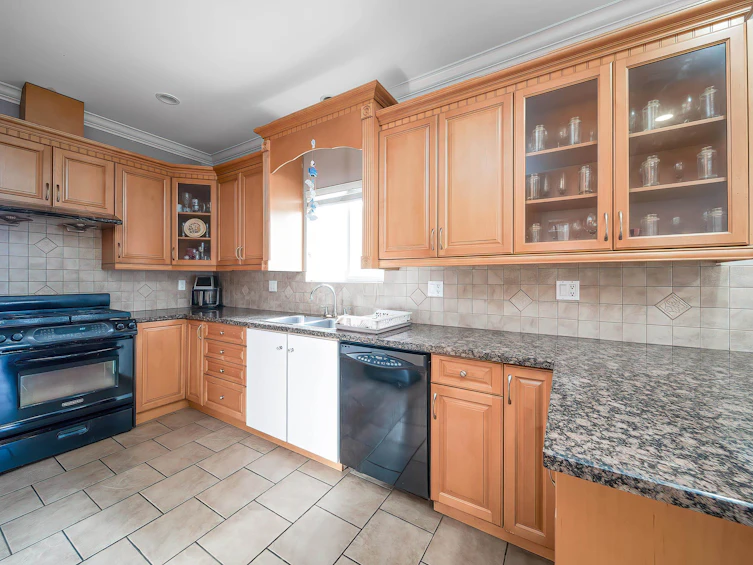 7987 13th Avenue, Burnaby, BC, V3N 2E8 - 13