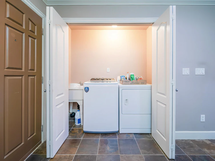 7987 13th Avenue, Burnaby, BC, V3N 2E8 - 5