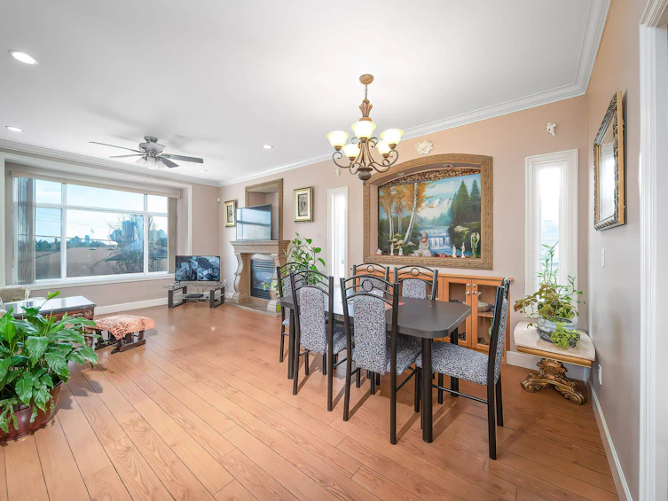 7987 13th Avenue, Burnaby, BC, V3N 2E8 - 7