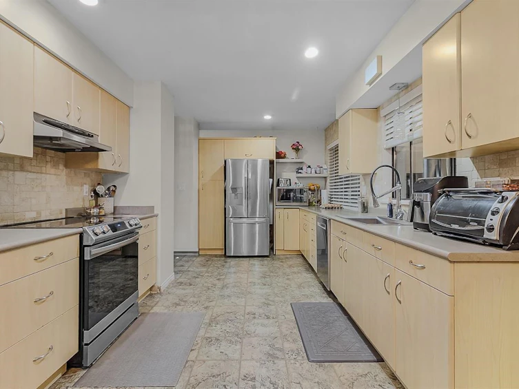 3657 Perth Street, Abbotsford, BC, V2S 7A7 - 5