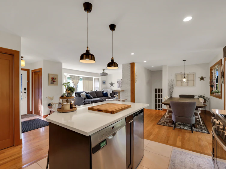 2278 Read Place, Squamish, BC, V0N 1T0 - 2