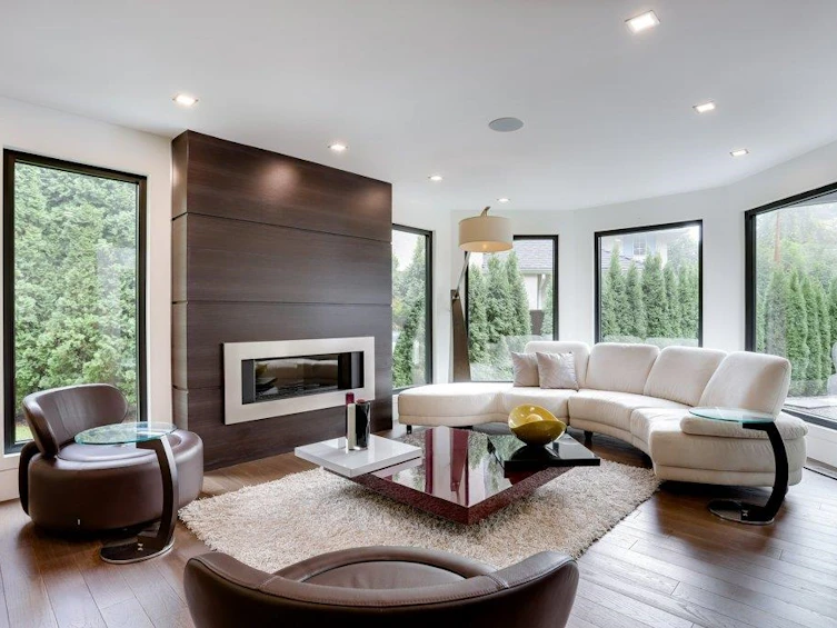 4577 Capilano Road, North Vancouver, BC, V7R 4K3 - 4