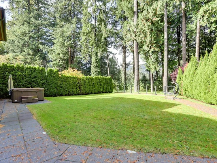 4577 Capilano Road, North Vancouver, BC, V7R 4K3 - 28