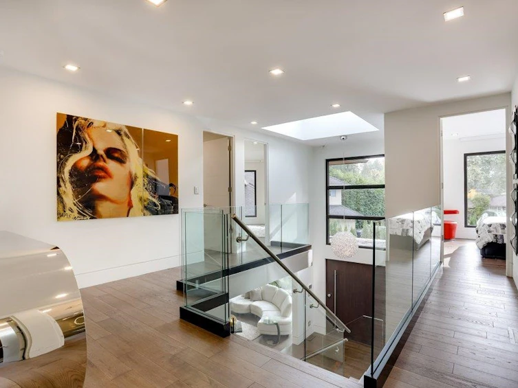 4577 Capilano Road, North Vancouver, BC, V7R 4K3 - 15