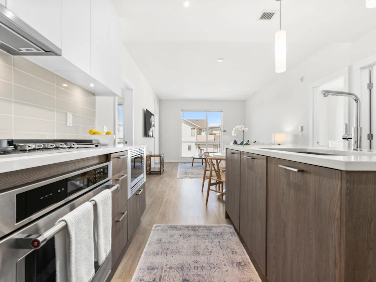 205-615 E 3rd Street, North Vancouver, BC, V7L 0G3 - 8