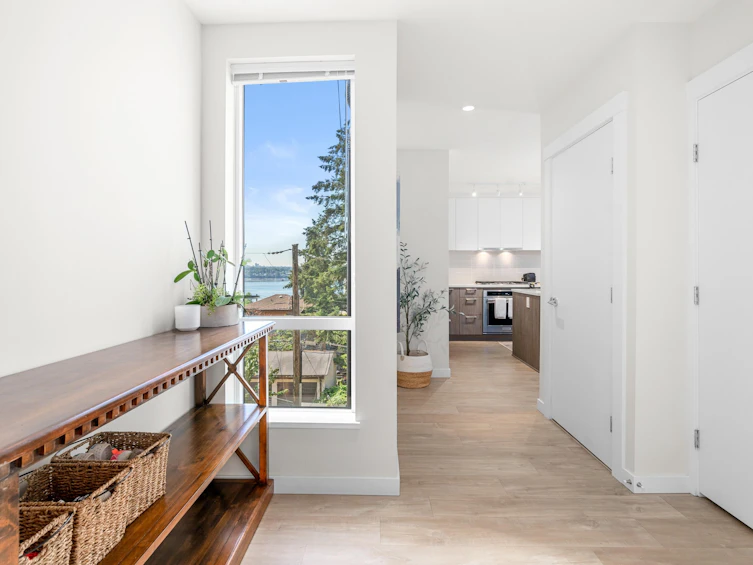 205-615 E 3rd Street, North Vancouver, BC, V7L 0G3 - 2