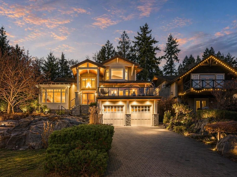 3402 Anne Macdonald Way, North Vancouver BC V7G 2S7