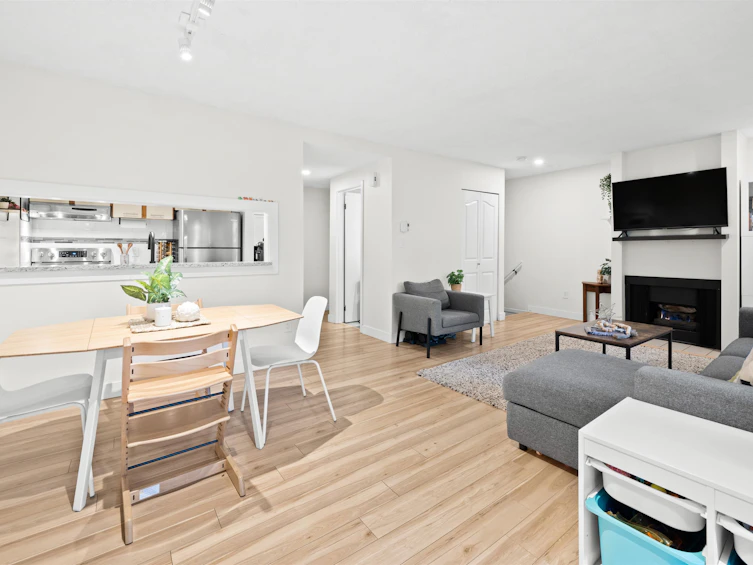 3192 Mountain Highway, North Vancouver, BC, V7K 2H5 - 8
