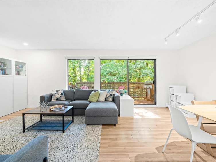 3192 Mountain Highway, North Vancouver, BC, V7K 2H5 - 2