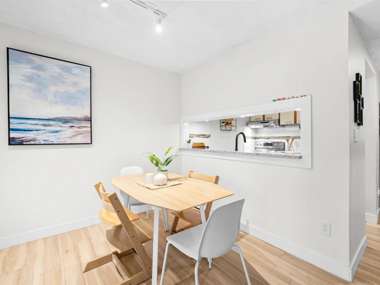 3192 Mountain Highway, North Vancouver, BC, V7K 2H5 - 11