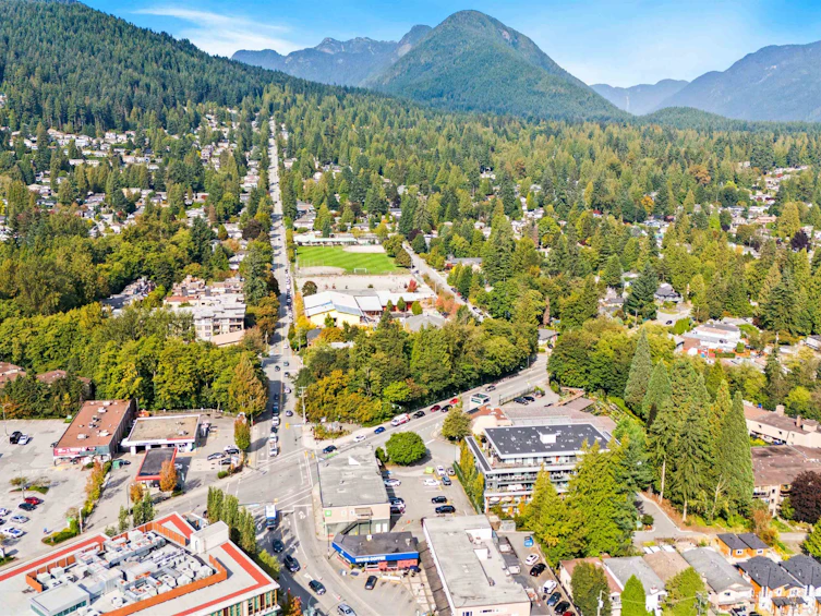 3192 Mountain Highway, North Vancouver, BC, V7K 2H5 - 34