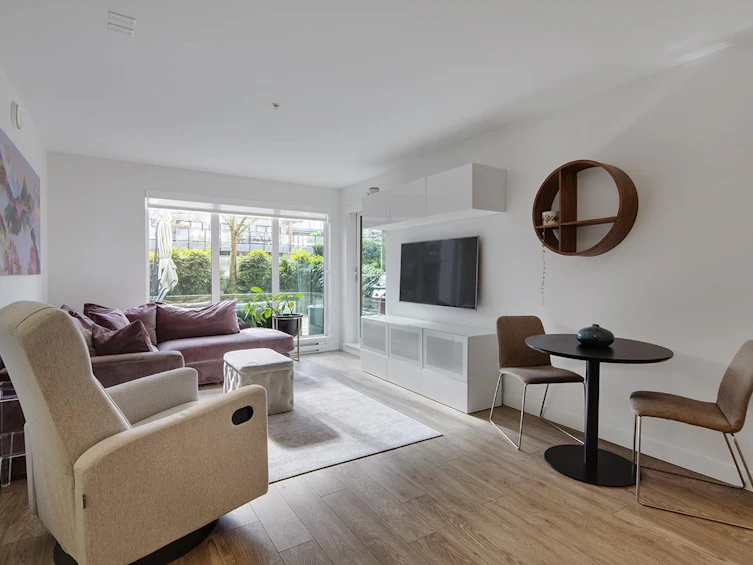 206-1061 Marine Drive, North Vancouver, BC, V7P 1S6 - 4