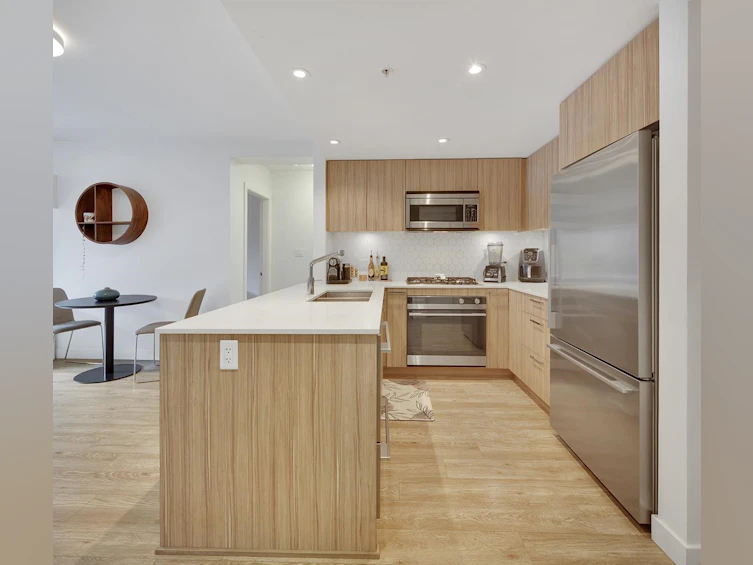 206-1061 Marine Drive, North Vancouver, BC, V7P 1S6 - 11