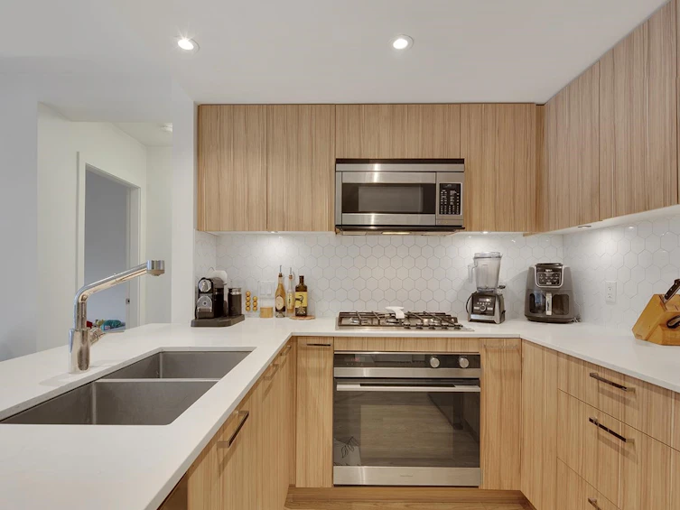 206-1061 Marine Drive, North Vancouver, BC, V7P 1S6 - 13