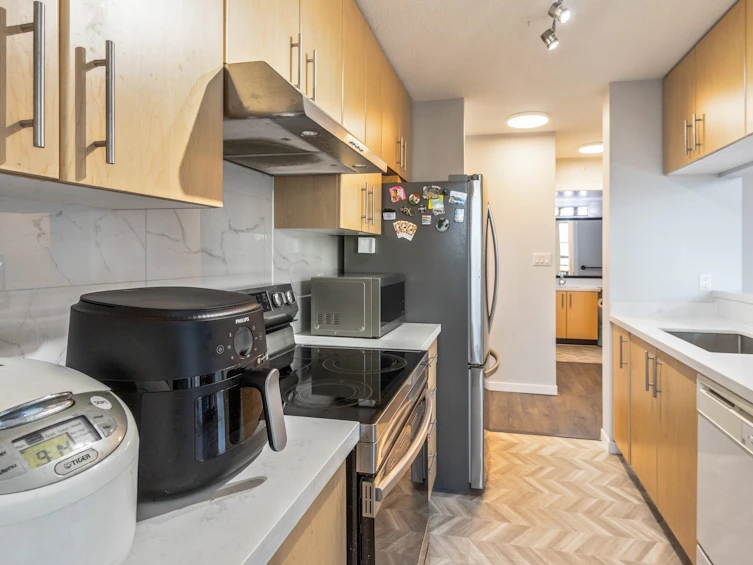 1101-3663 Crowley Drive, Vancouver, BC, V5R 6H4 - 10
