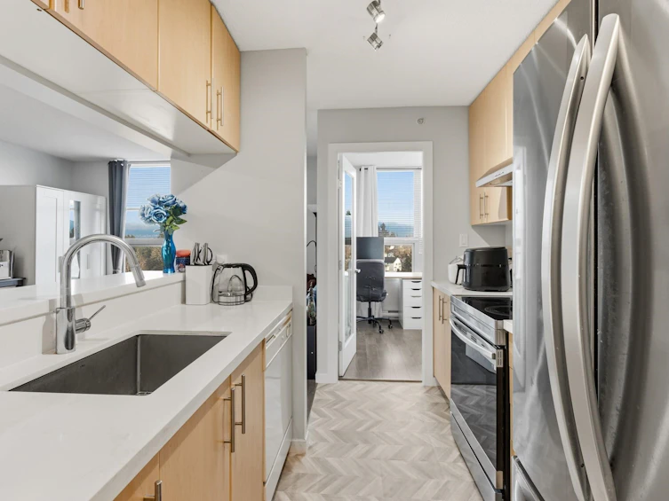 1101-3663 Crowley Drive, Vancouver, BC, V5R 6H4 - 9
