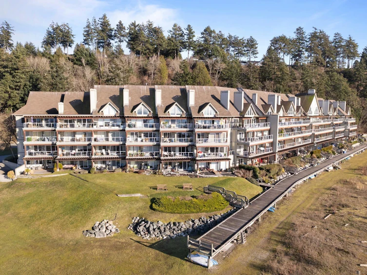 320-1120 Tsatsu Shores Drive, Delta, BC, V4M 4G3 - 3