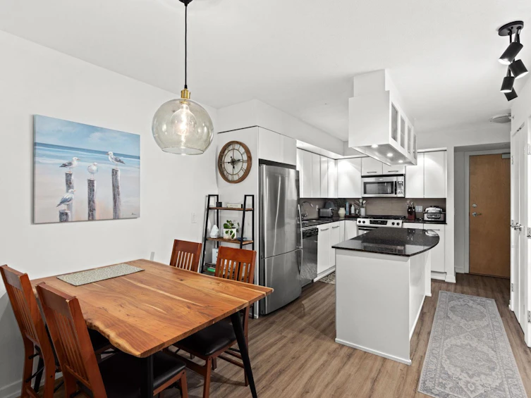 807-683 W Victoria Park, North Vancouver, BC, V7M 0A2 - 5