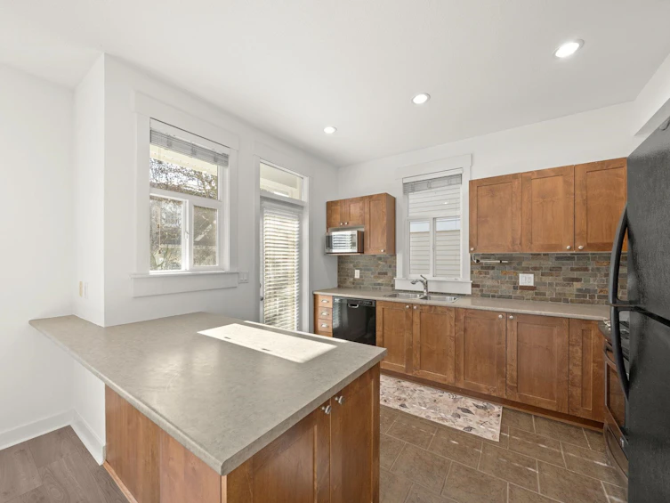 13-15237 36 Avenue, Surrey, BC, V3Z 0Y4 - 15
