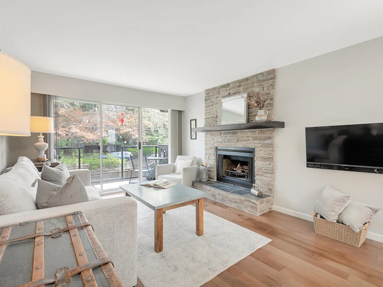 213-230 Mowat Street, New Westminster, BC, V3M 4B2 - 2