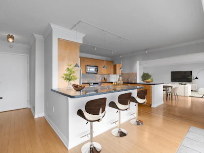 203-150 24th Street - 4