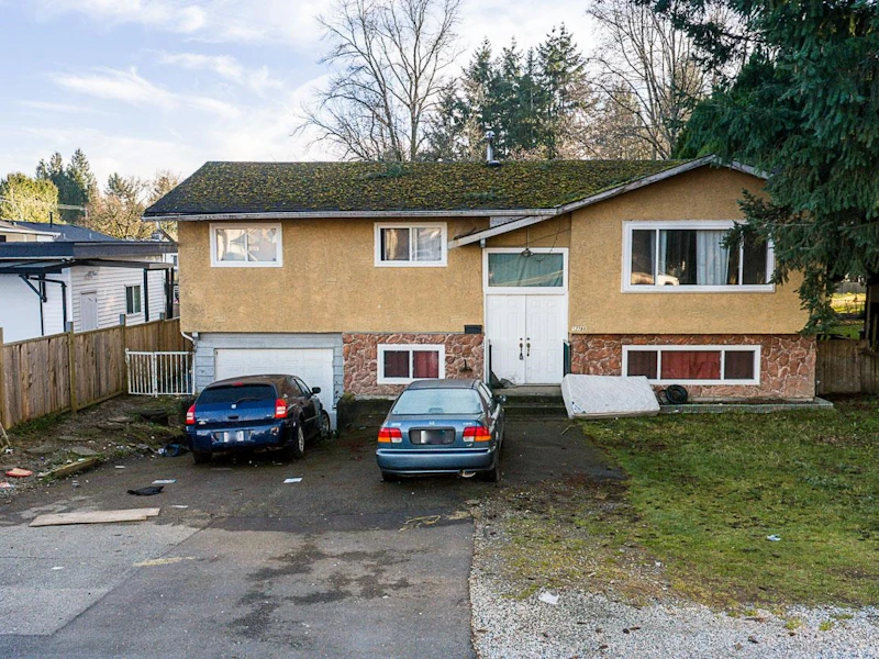 12788 102nd Avenue, Surrey BC V3V 3E5