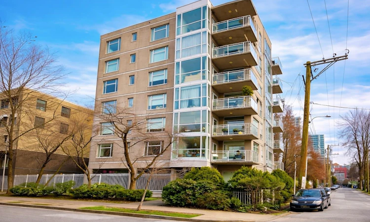 802-1150 Bute Street