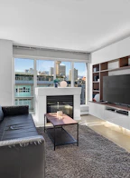 1201 183 Keefer Place