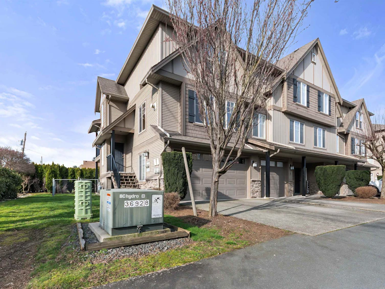1-46321 Cessna Drive, Chilliwack, BC, V2P 1A7 - 2