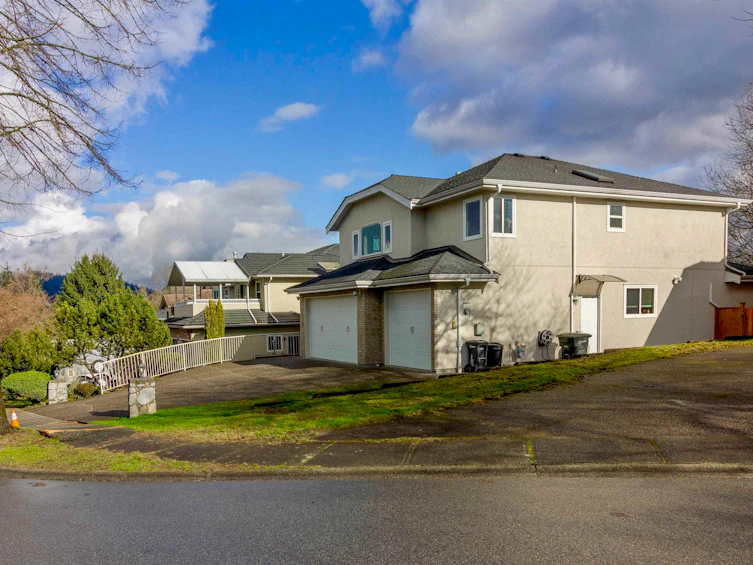 7470 Almond Place, Burnaby, BC, V3N 4V5 - 39