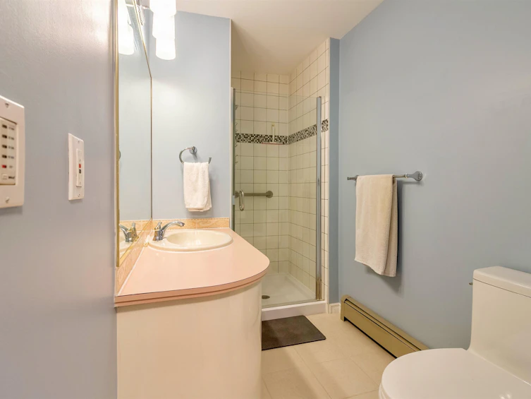 7470 Almond Place, Burnaby, BC, V3N 4V5 - 21