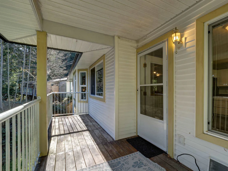 7629 Redrooffs Road, Halfmoon Bay, BC, V7Z 1C4 - 21