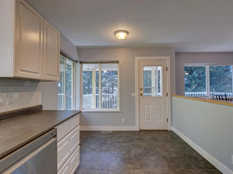 7629 Redrooffs Road, Halfmoon Bay, BC, V7Z 1C4 - 12