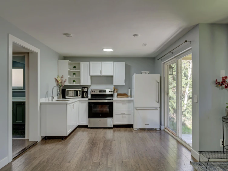 7629 Redrooffs Road, Halfmoon Bay, BC, V7Z 1C4 - 32