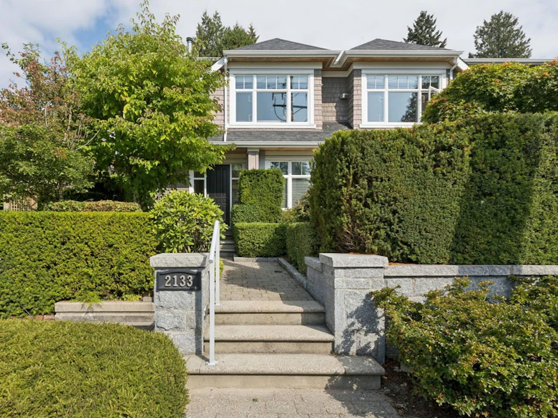 2133 Gordon Avenue, West Vancouver BC V7V 1W1