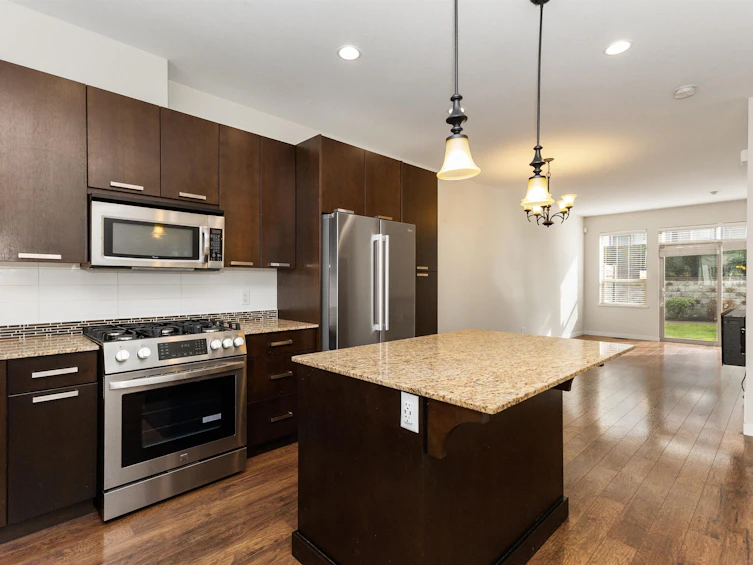 57-34248 King Road, Abbotsford, BC, V2S 0B1 - 2