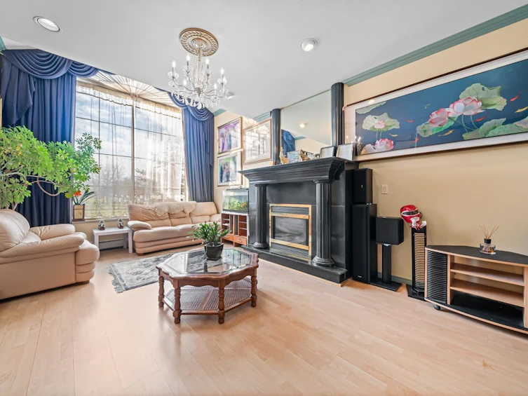 22471 Mclean Avenue, Richmond, BC, V6V 2P3 - 2
